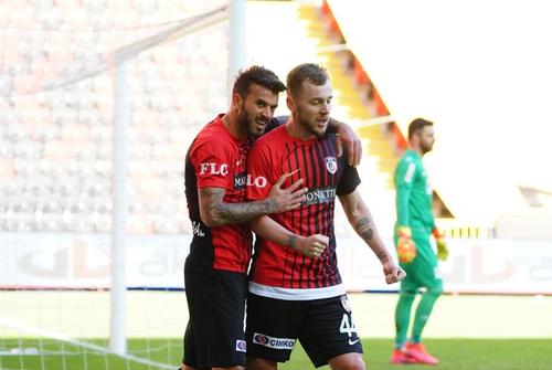 Alex Maxim (centru) // foto: Facebook @ Gaziantep Futbol Kulubu