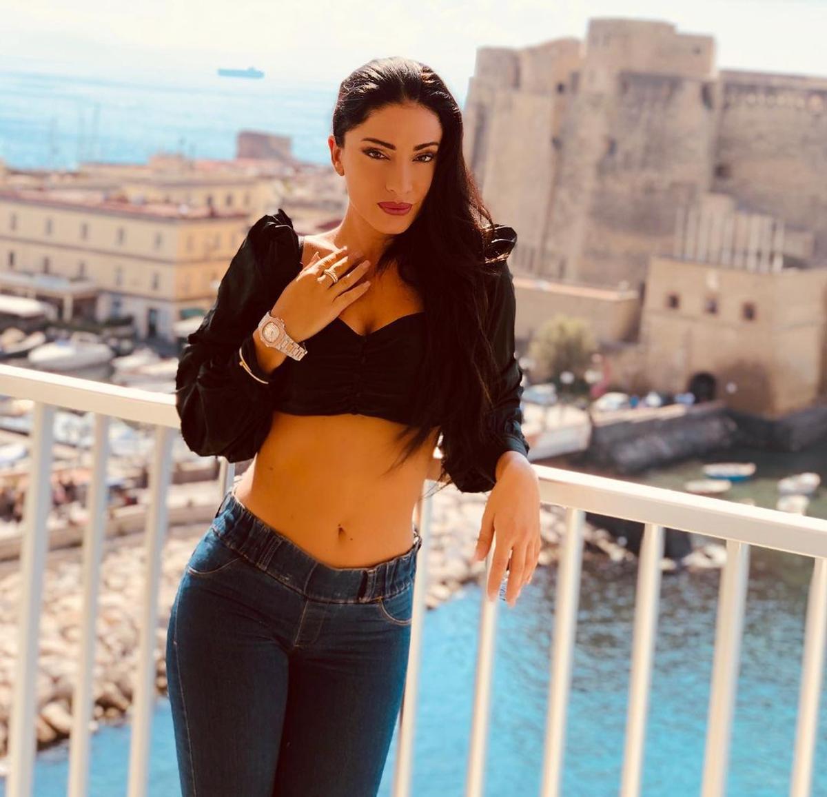 Cotă 40,00 pentru un număr de striptease în vestiar » Ce trebuie să facă Ionuț Radu și colegii lui pentru a elimina inhibițiile Stefaniei
