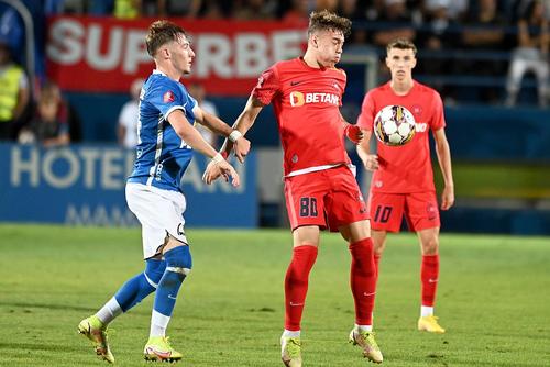 Constantin Grameni, în duel cu Eduard Gabriel Rădaslavescu. Foto: Imago Images