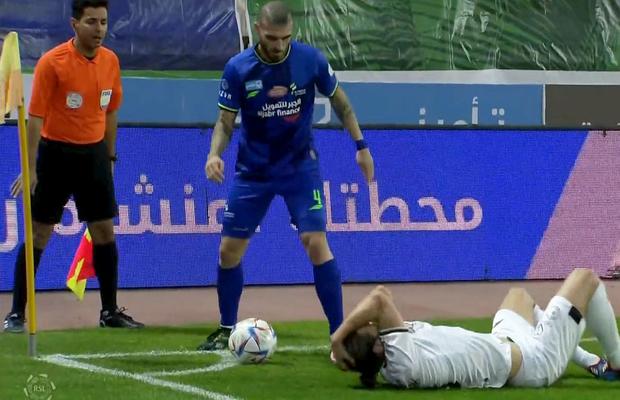 Controversa finalului de an în fotbal » Arbitrii au asistat impasibili la gestul complet lipsit de fair-play