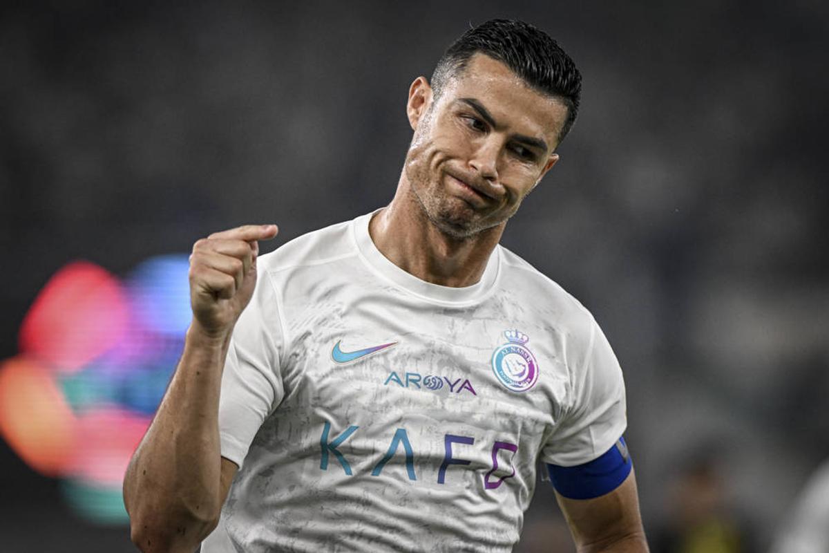 Cristiano Ronaldo, cu unghiile de la picioare vopsite