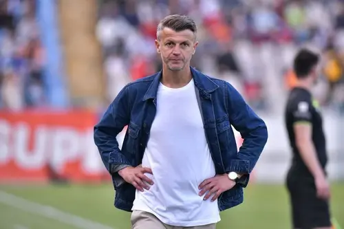 Ovidiu Burcă (43 de ani) a fost pe lista divizionarei secunde Chindia în această iarnă. Fostul antrenor dinamovist a refuzat din cauza situației incerte de la Târgoviște.