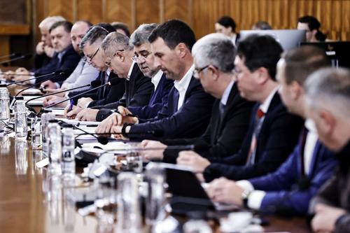 Guvernul „Ciolacu 2” va adopta în scurt timp „Ordonanța Trenuleț” / Sursă foto: gov.ro