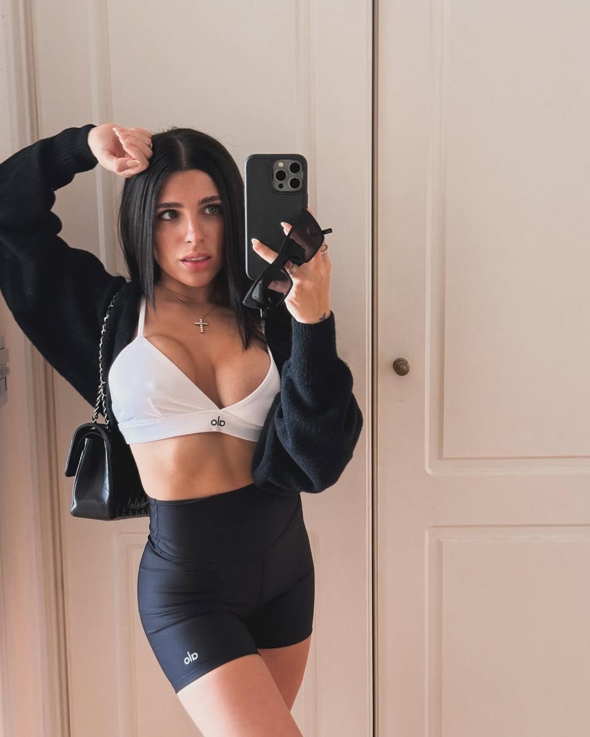 Cel mai bun tânăr jucător de la Mondial are o parteneră pe măsură: Valentina l-a făcut tată la 19 ani!