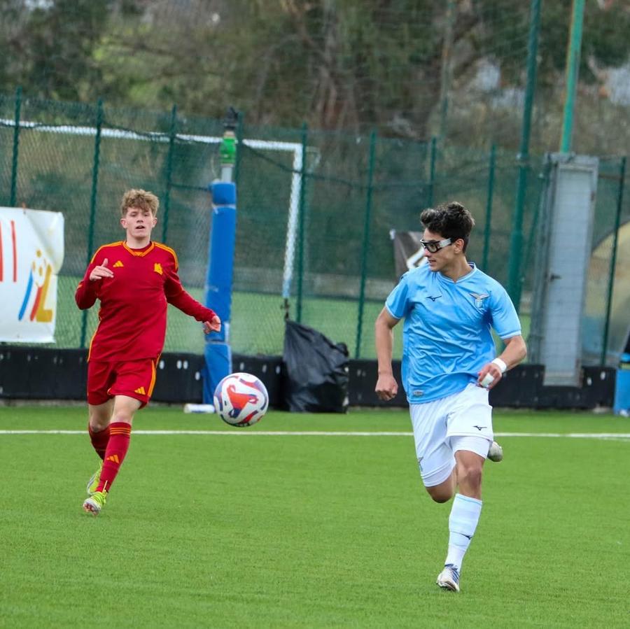 Narcis Ilaș a jucat 17 meciuri la grupele juvenile ale lui Lazio. Foto: instagram.com/ilascosmin37/?hl=en Povestea incredibilă a lui „Edgar Davids de România”: „Mă punea învățătoarea să citesc de pe tablă și nu vedeam din bancă” + „Când am intrat în vestiar cu Immobile, nu mai știam nici să mă încalț”