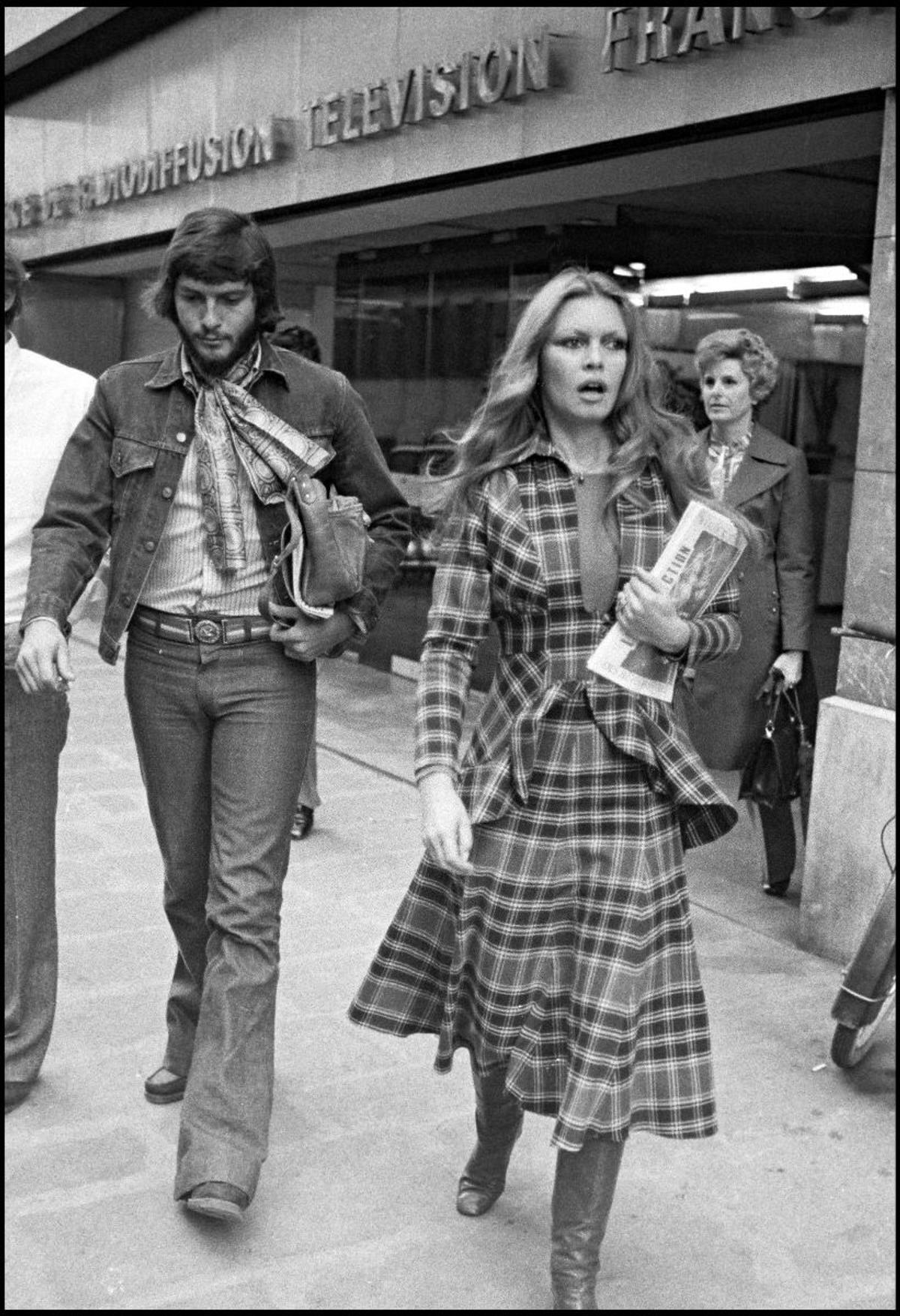 Legendara actriță Brigitte Bardot și sportul: a dat lovitura de start a unui meci în care juca Pele, a schiat, a criticat organizarea Jocurilor Olimpice la Paris