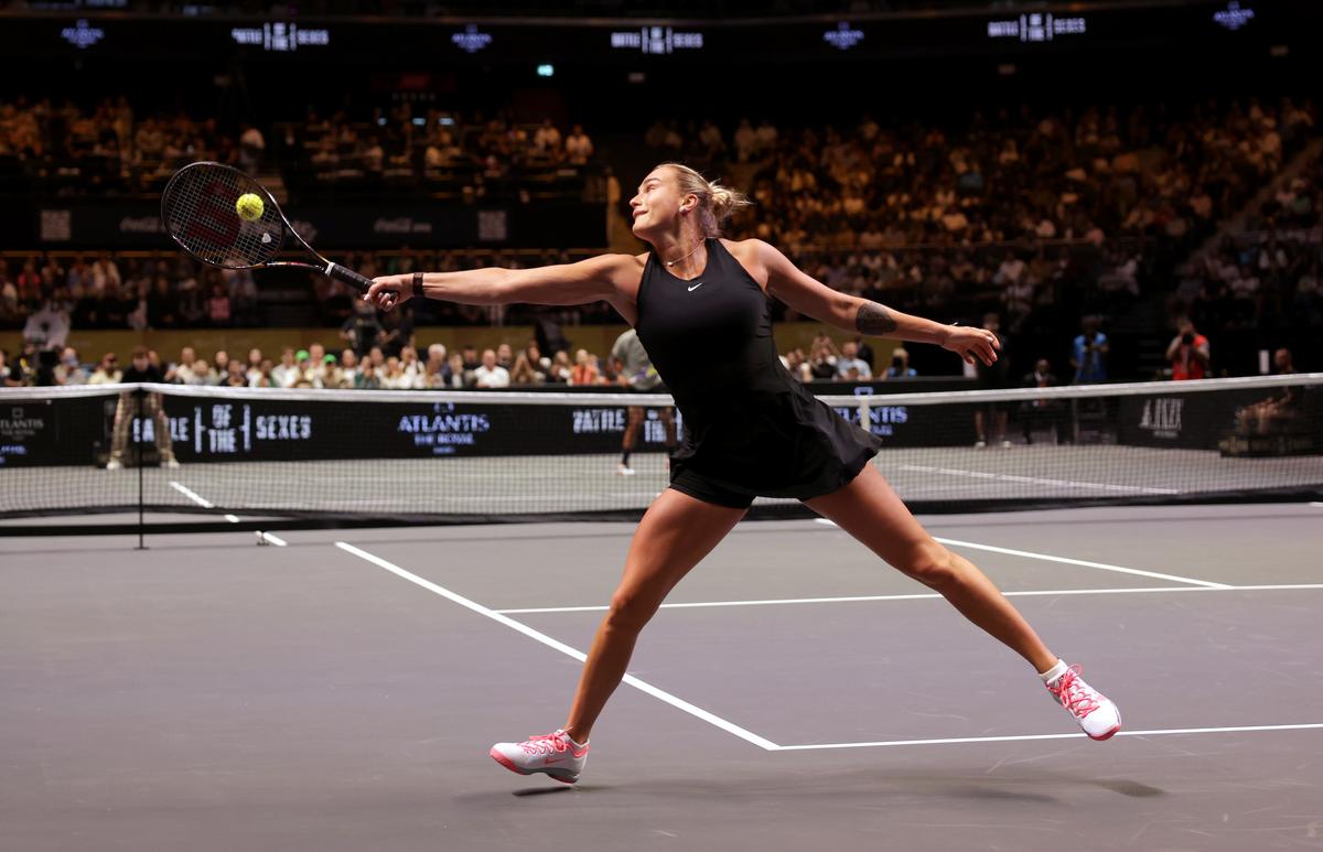 Ciocnirea Sabalenka - Kyrgios, prima „Bătălie a sexelor” din acest secol, tranșată în 77 de minute » Aryna, intrare de zile mari: „Pregătisem altceva”
