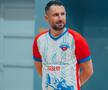 A schimbat tricoul! Cum a apărut Louis Munteanu la 48 de ore de la marea controversă cu echipamentul celor de la FCSB