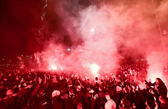 Sărbătoare cu scandal » Fanii lui PSG au vrut să celebreze succesele din 2025, dar 40 dintre ei au fost reținuți de poliție!