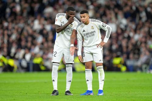 Antonio Rudiger (stânga), dorit de Chelsea și PSG // FOTO: Getty Images