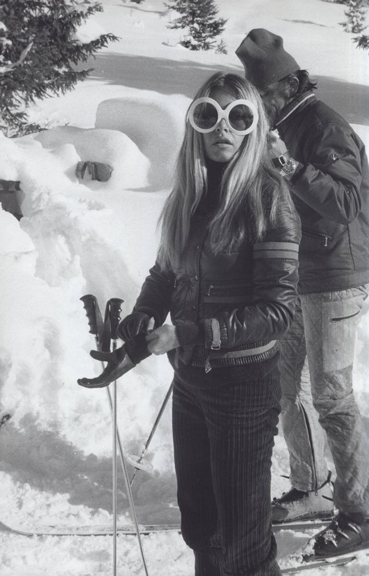 Legendara actriță Brigitte Bardot și sportul: a dat lovitura de start a unui meci în care juca Pele, a schiat, a criticat organizarea Jocurilor Olimpice la Paris