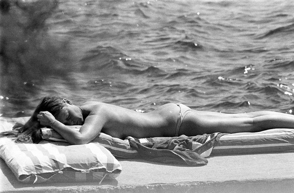 Legendara actriță Brigitte Bardot și sportul: a dat lovitura de start a unui meci în care juca Pele, a schiat, a criticat organizarea Jocurilor Olimpice la Paris