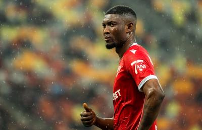 „Vei împărți bonusul de victorie cu Opruț?” » Kennedy Boateng, după greșeala de la golul primit de Dinamo