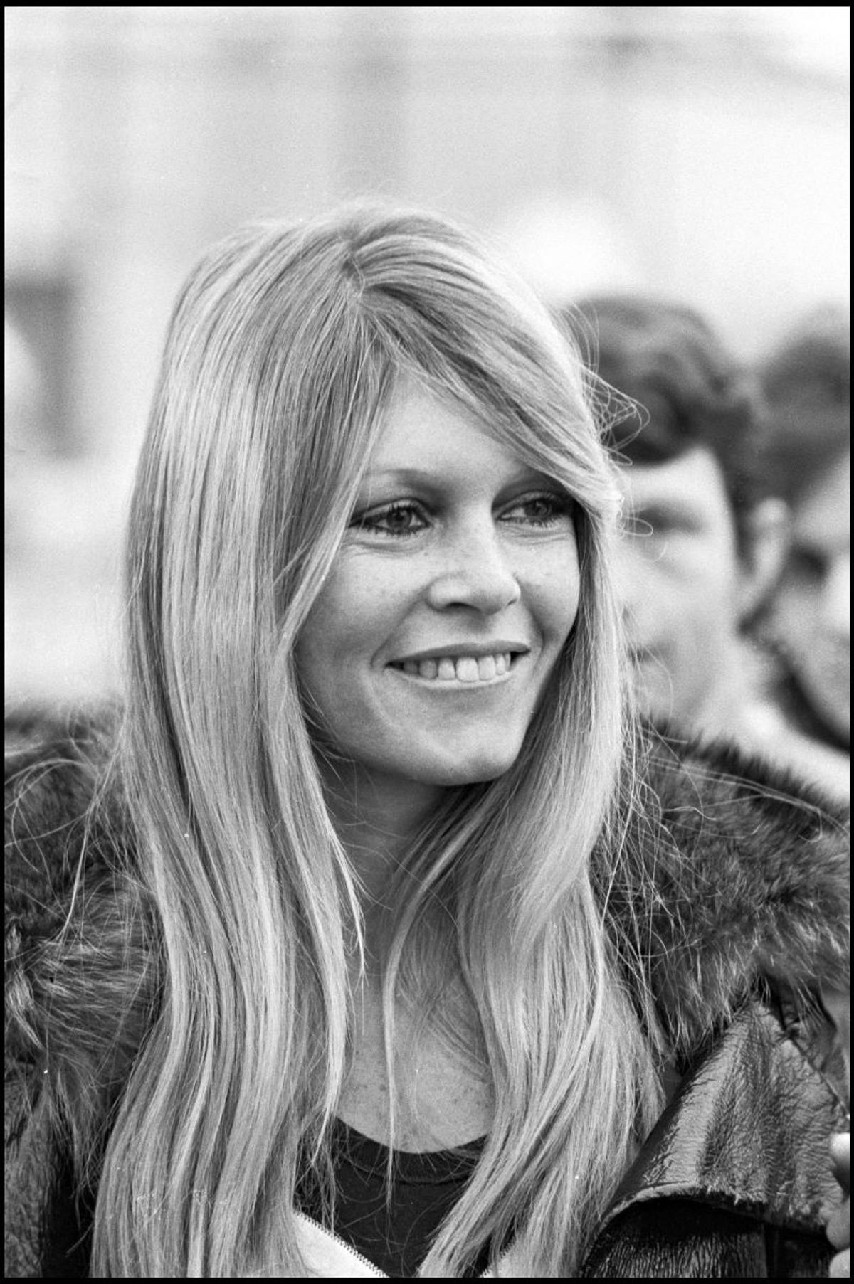 Legendara actriță Brigitte Bardot și sportul: a dat lovitura de start a unui meci în care juca Pele, a schiat, a criticat organizarea Jocurilor Olimpice la Paris