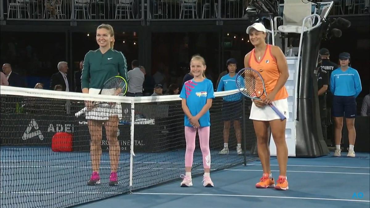 VIDEO Simona Halep, execuție de geniu în meciul cu Ashleigh Barty! Tweener din spatele liniei