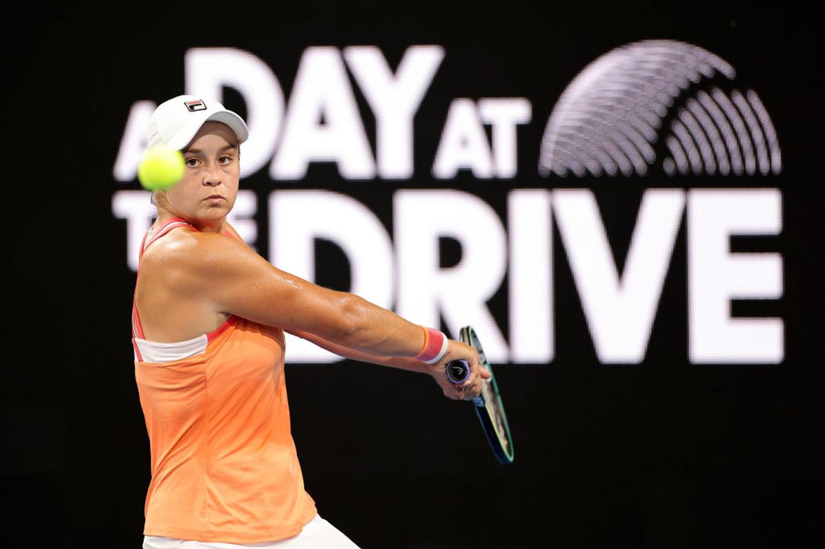 VIDEO Simona Halep, execuție de geniu în meciul cu Ashleigh Barty! Tweener din spatele liniei