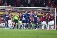 Moment crucial în Rapid - UTA: penalty, „roșu”, meci oprit 3 minute de arbitri!