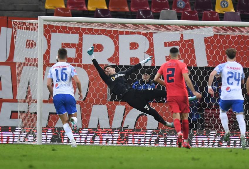 FCSB - Farul | Denis Alibec (32 de ani) a reușit un eurogol în startul reprizei secunde.