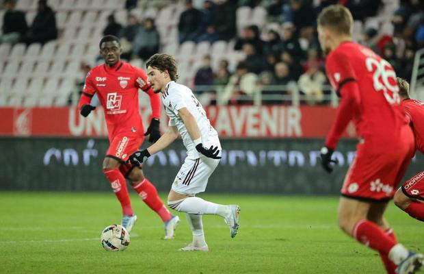 „Respiră fotbal!” » Antrenorul lui Bordeaux l-a elogiat pe Alexi Pitu. Faza cu care românul i-a uluit pe toți la debut