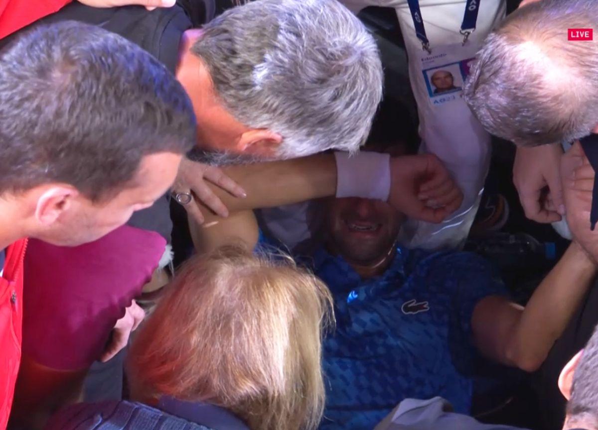 Nemaivăzut! Djokovic s-a prăbușit în lojă și a plâns minute în șir după finala Australian Open