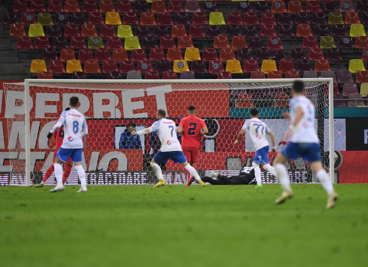 Gheorghe Hagi, bucurie la Farul - FCSB 3-2, foto: Raed Krishan/GSP
