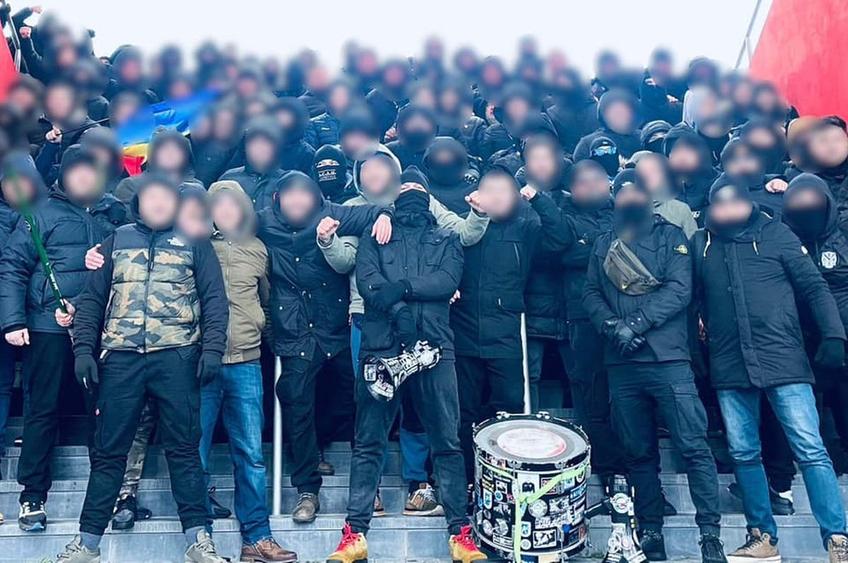 Meciul Sepsi - FCU Craiova a fost suspendat definitiv, la scorul de 0-0, în minutul 26, din cauza scandărilor xenofobe ale spectatorilor oaspeți. Peluza Sud 1997, facțiunea implicată în scandalul de la Sf. Gheorghe, a publicat un comunicat amenințător.