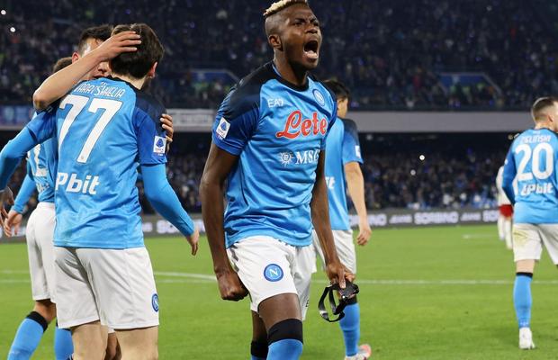 Napoli decolează spre primul titlu după 33 de ani » Mourinho, înfrânt pe terenul liderului