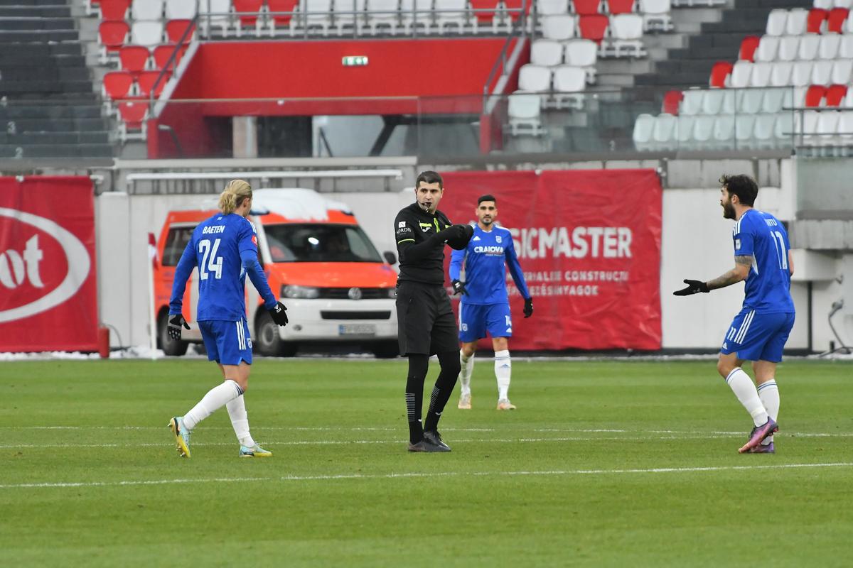 Sepsi - FCU Craiova, OPRIT DEFINITIV, în min. 26, din cauza scandărilor xenofobe! Așa ceva nu s-a mai întâmplat în Liga 1!