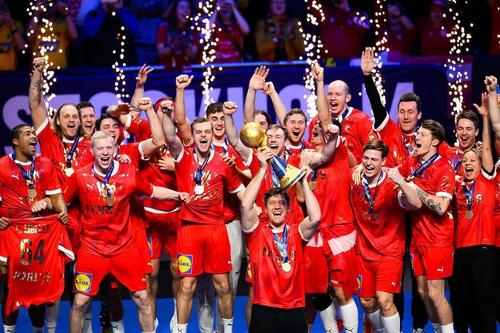 Danemarca a învins-o pe Franța în finala Campionatului Mondial de handbal masculin, scor 34-29. Nordicii au cucerit al treilea titlu consecutiv, record-absolut.