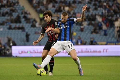 Milan Skriniar (27 de ani), fundașul central slovac al celor de la Inter Milano, s-ar fi înțeles cu cei de la PSG, campioana Franței, pentru un transfer în vară. 
Foto: Imago