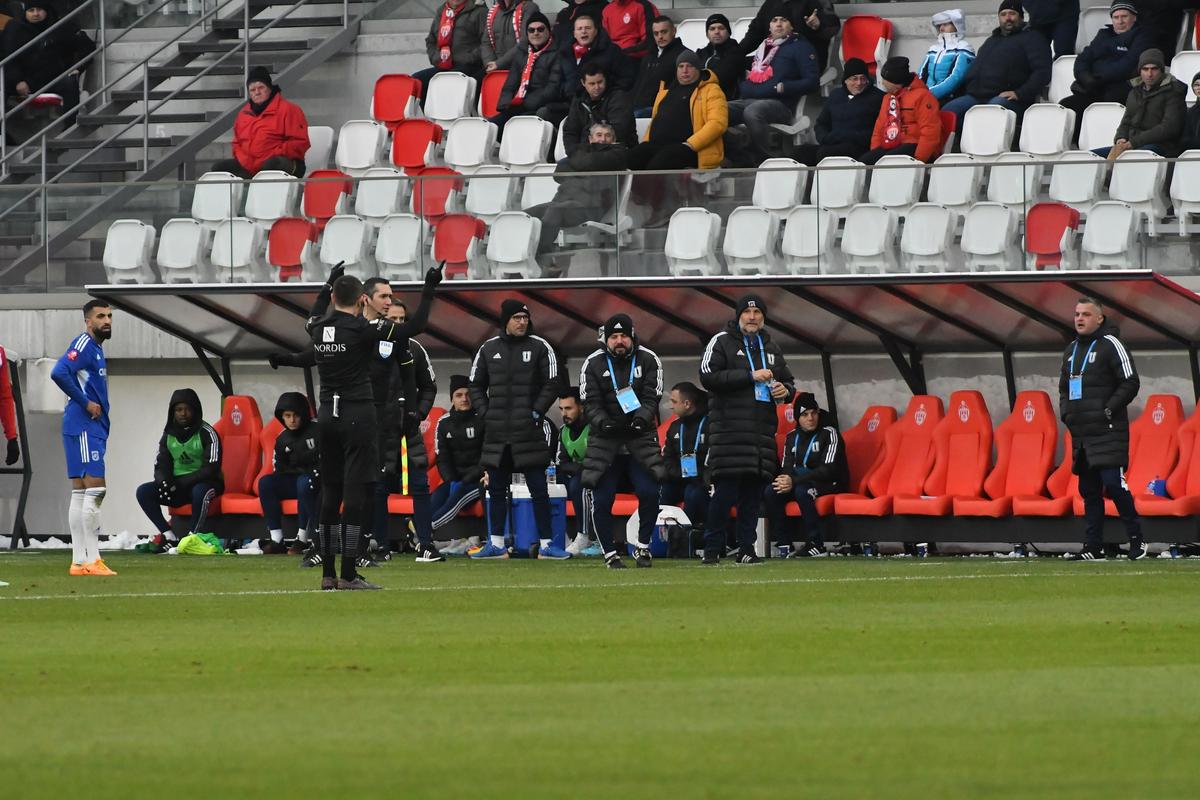 Sepsi - FCU Craiova, OPRIT DEFINITIV, în min. 26, din cauza scandărilor xenofobe! Așa ceva nu s-a mai întâmplat în Liga 1!