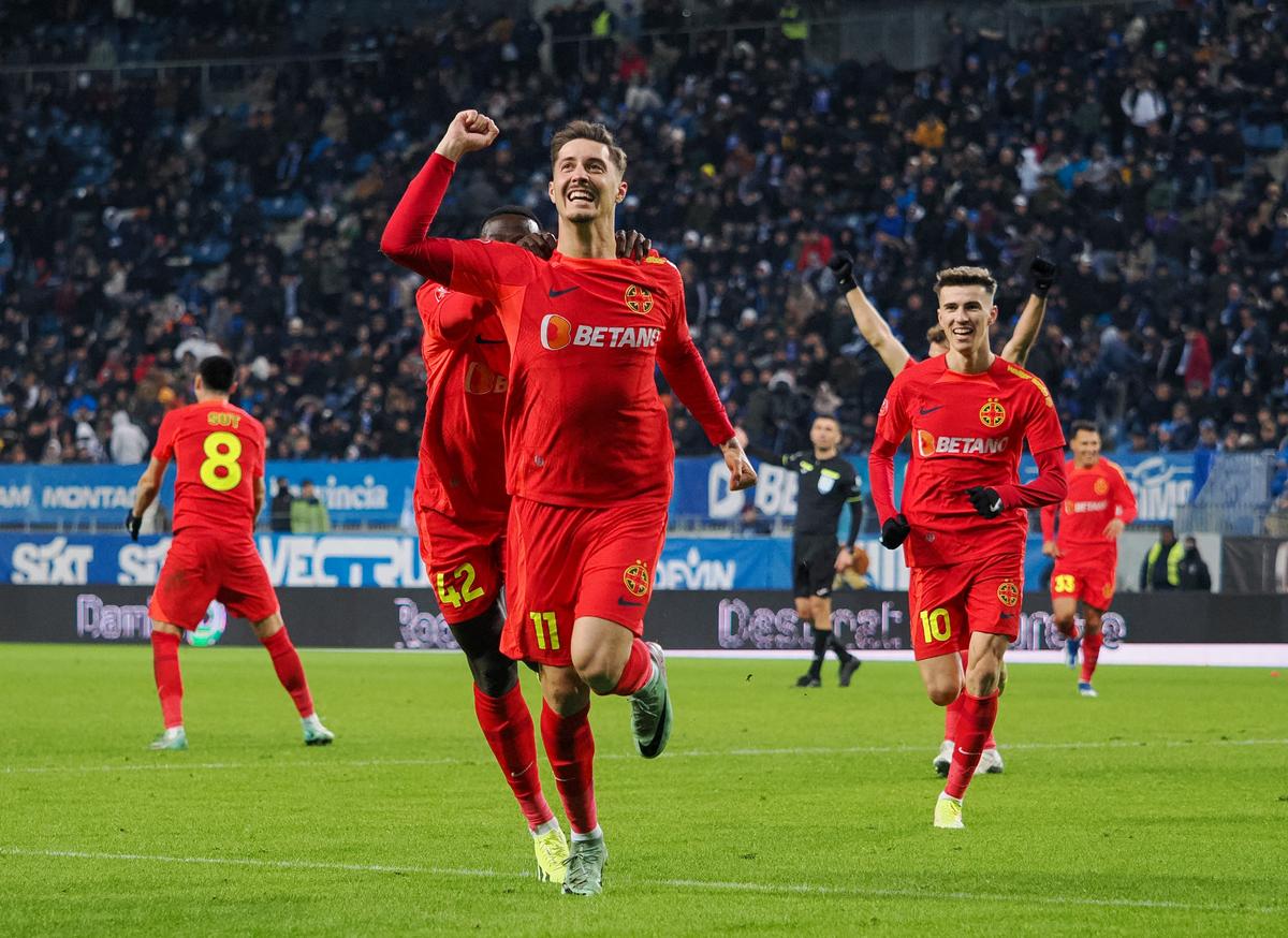 Cele mai spectaculoase imagini din Universitatea Craiova - FCSB