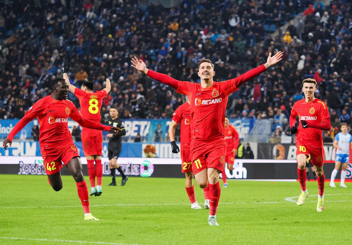 Cele mai spectaculoase imagini din Universitatea Craiova - FCSB