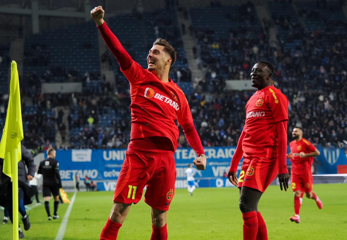 Cele mai spectaculoase imagini din Universitatea Craiova - FCSB