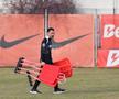 Voie bună înainte de Manchester United » Imagini de la antrenamentul oficial: cine i-a îmbărbătat pe roș-albaștri