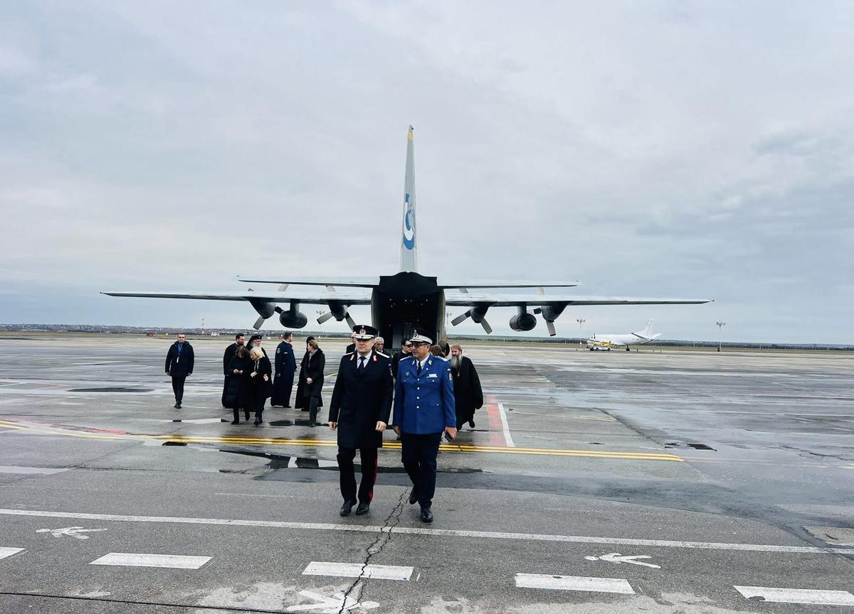Cei 7 fani decedați ai lui PAOK au fost repatriați de pe Aeroportul din Timișoara / foto: Facebook