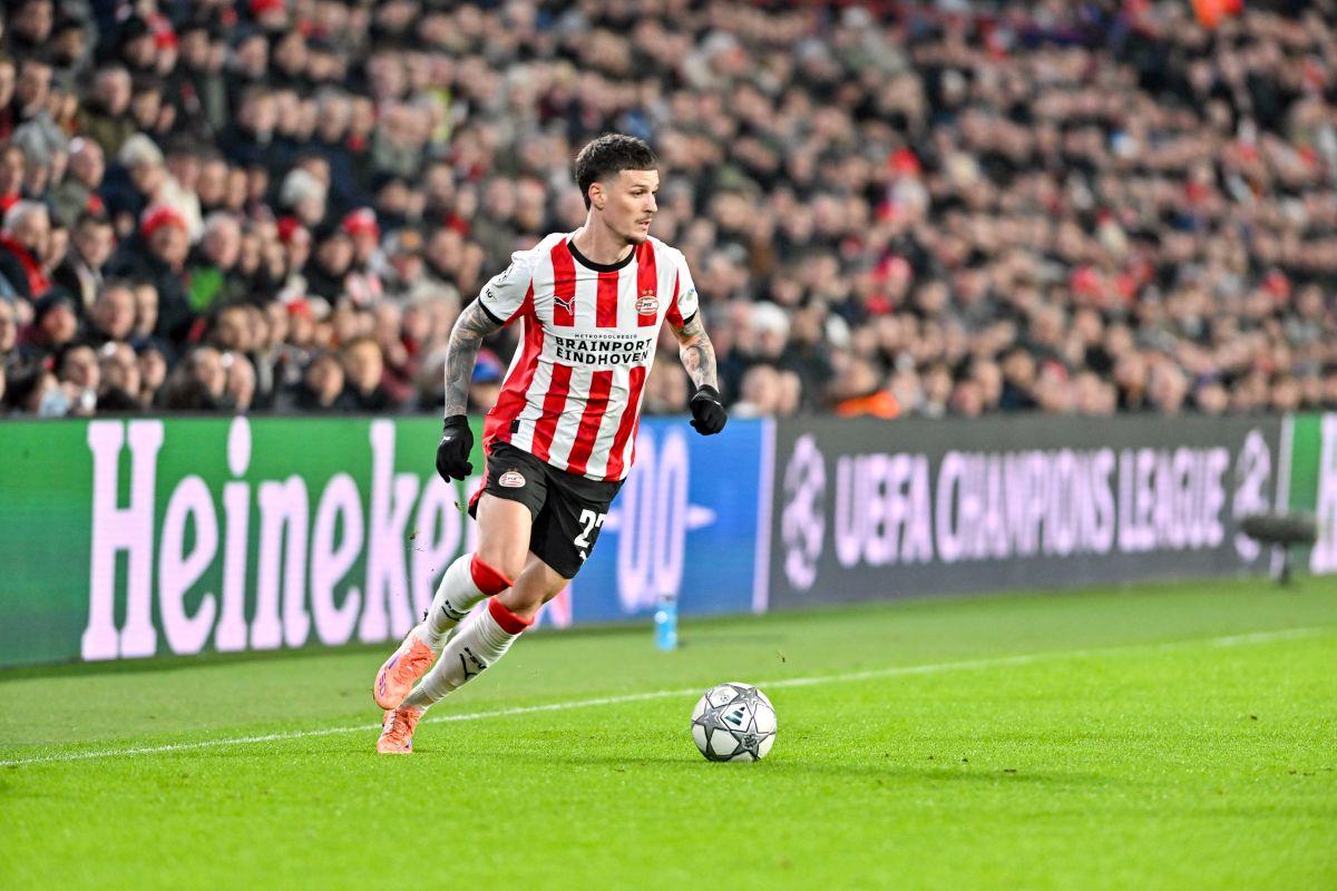 Antrenorul lui PSV explică de ce l-a schimbat pe Dennis Man la pauza meciului cu Bayern: „O aveam în minte”