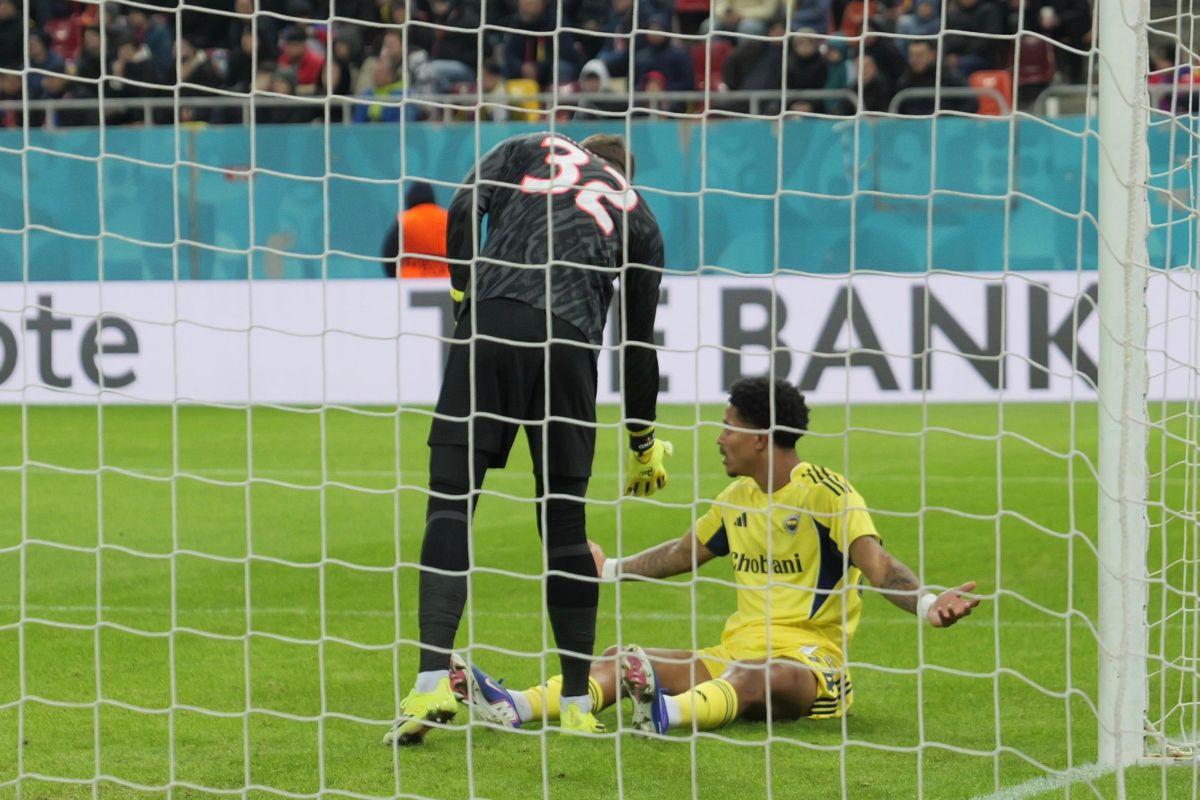 Imagini de la FCSB - Fenerbahce, în ultima etapă din grupa de Europa League // foto: Andrei Furnigă și Cristi Preda (GSP.ro)