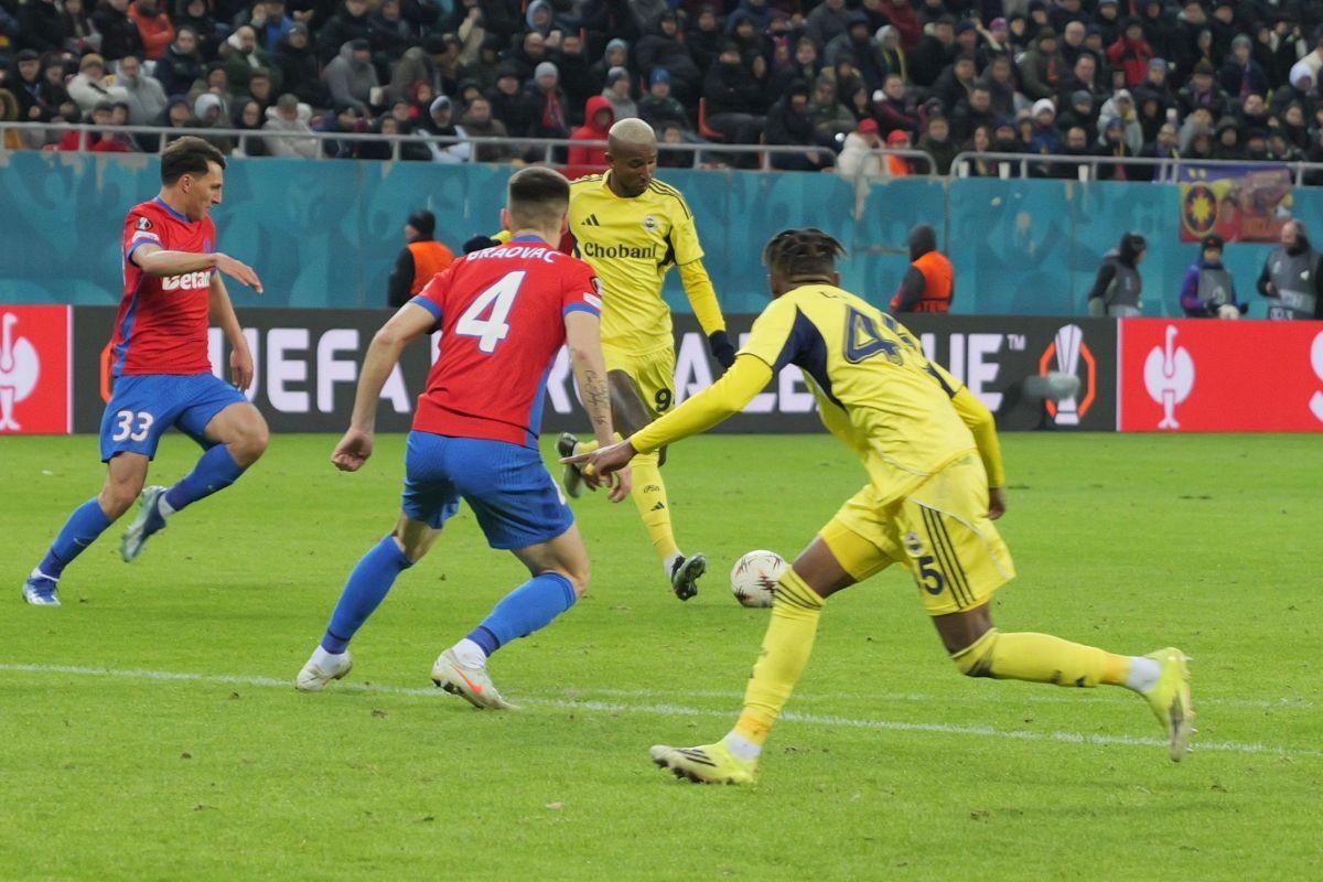 Imagini de la FCSB - Fenerbahce, în ultima etapă din grupa de Europa League // foto: Andrei Furnigă și Cristi Preda (GSP.ro)