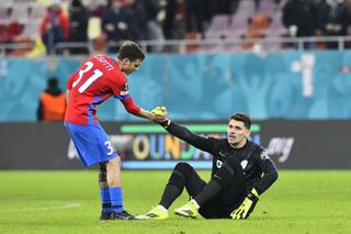 Ștefan Târnovanu se ia de ultrașii din Peluza Nord: „Banner la mișto” + Reacție după ce Becali l-a scos din poartă: „Domnul patron a venit la bază...”