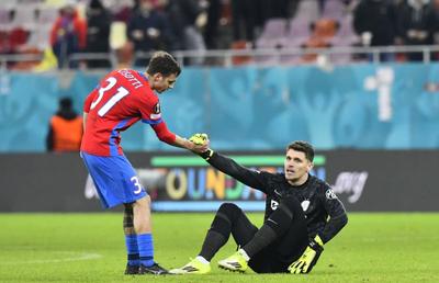 Ștefan Târnovanu se ia de ultrașii din Peluza Nord: „Banner la mișto” + Reacție după ce Becali l-a scos din poartă: „Domnul patron a venit la bază...”