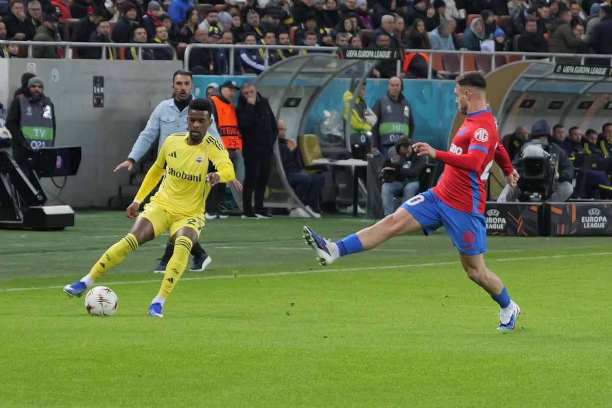 Imagini de la FCSB - Fenerbahce, în ultima etapă din grupa de Europa League // foto: Andrei Furnigă și Cristi Preda (GSP.ro)