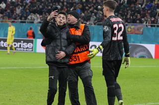 A oprit FCSB - Fenerbahce pentru că... așa a vrut el! Incidentul care nu s-a văzut la TV