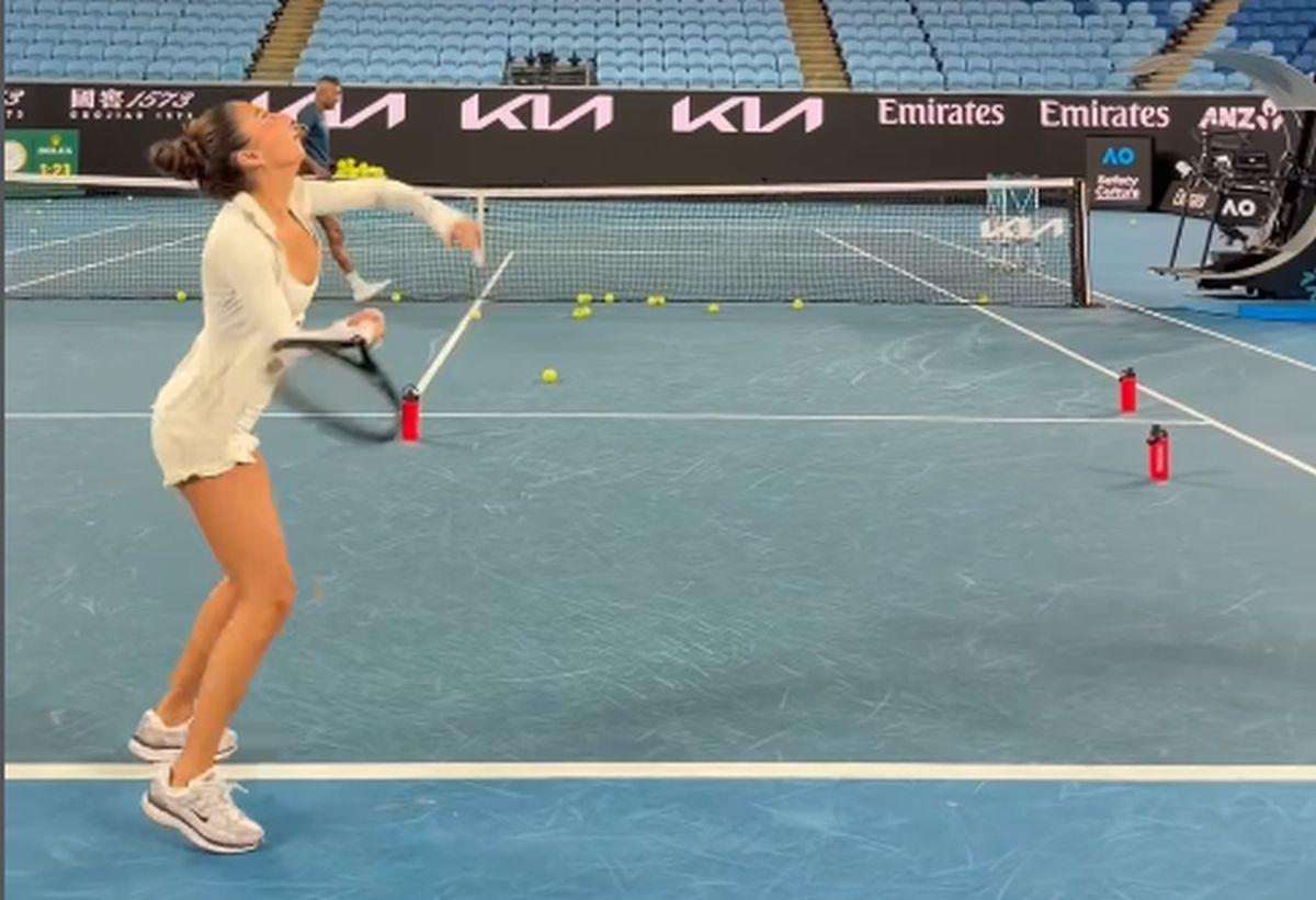 S-a dat în spectacol cu Marcos Baghdatis pe arena Margaret Court de la Australian Open!