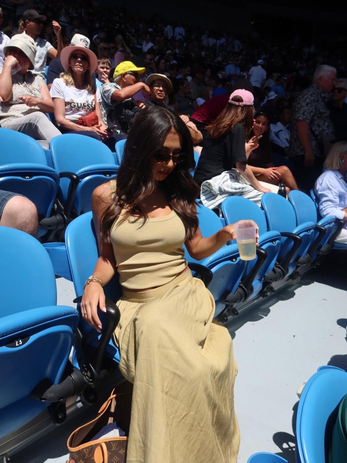 S-a dat în spectacol cu Marcos Baghdatis pe arena Margaret Court de la Australian Open!