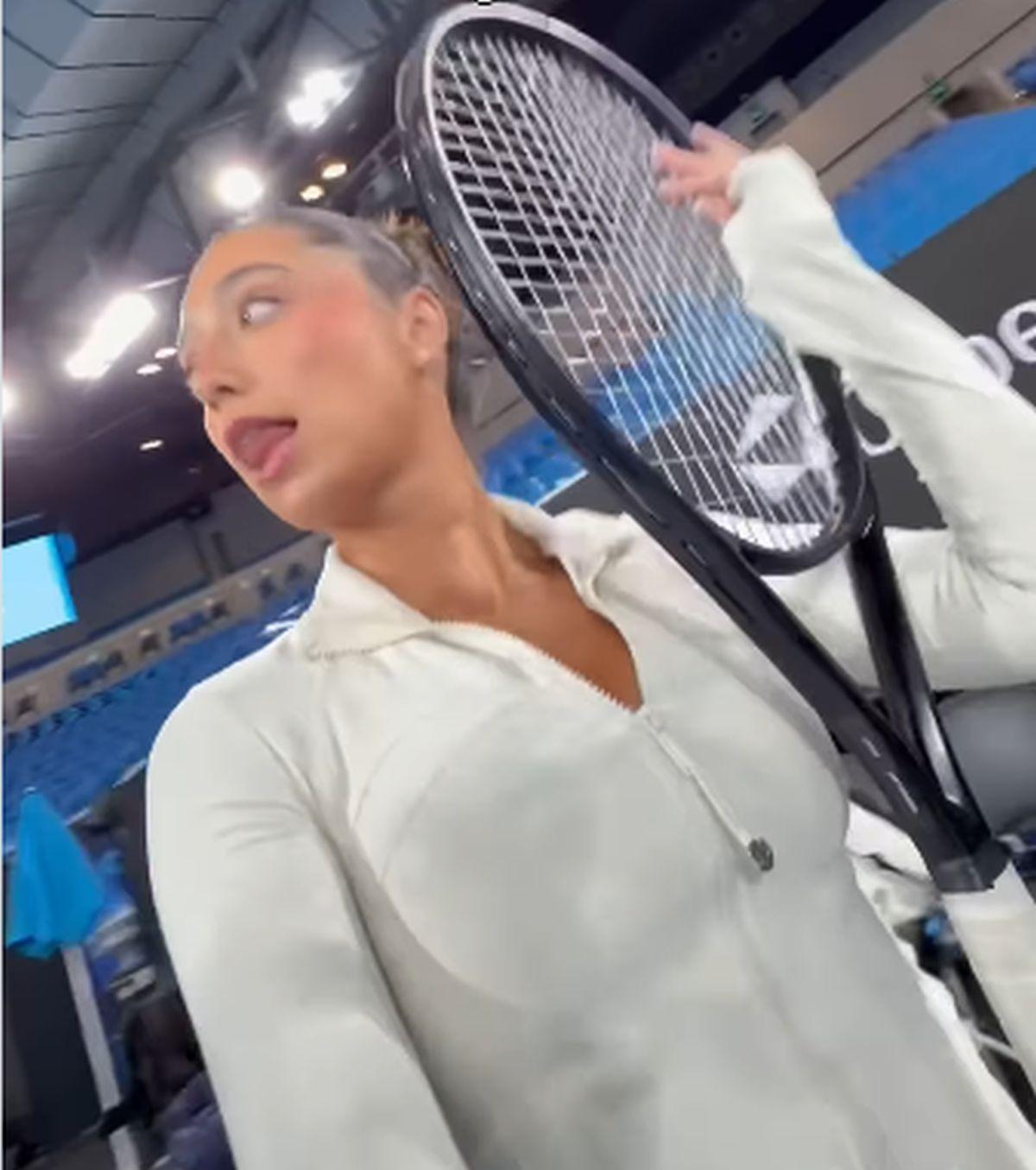 S-a dat în spectacol cu Marcos Baghdatis pe arena Margaret Court de la Australian Open!