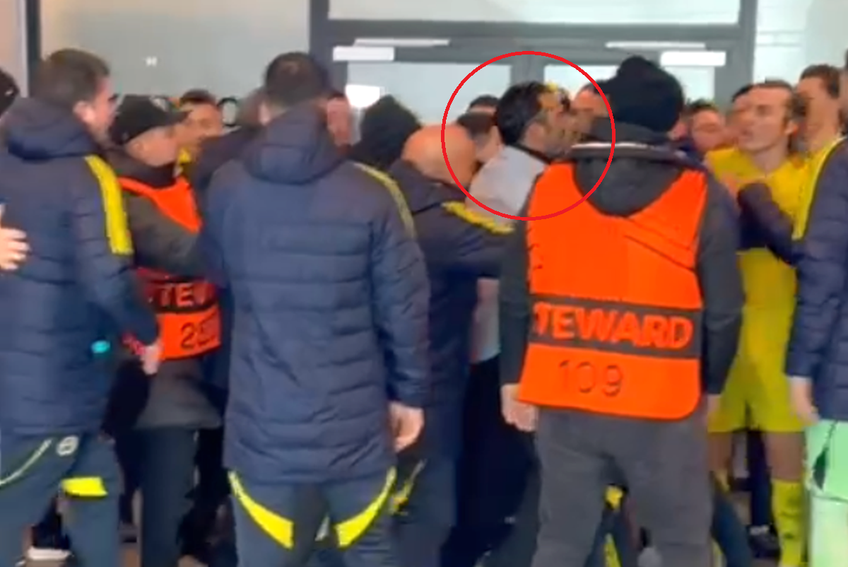 Scandal la pauza meciului FCSB - Fenerbahce // Capturi FOTO: Digi Sport