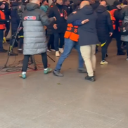 Scandal la pauza meciului FCSB - Fenerbahce // Capturi FOTO: Digi Sport