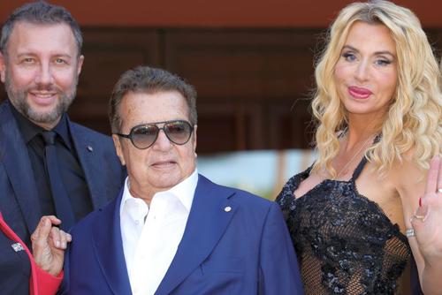 Cecchi Gori, în centru, la premiera filmului său 
