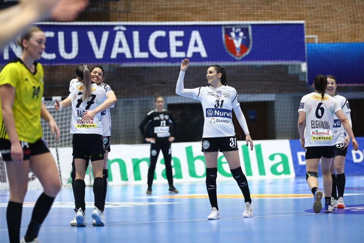 SCM RM VÂLCEA - SAVEHOF 28-20 // VIDEO+FOTO Victorie și calificare! Campioana României e în sferturile Ligii Campionilor